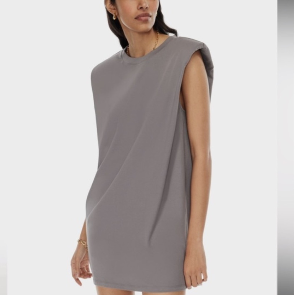 Babaton
Shoulder Pad Dress